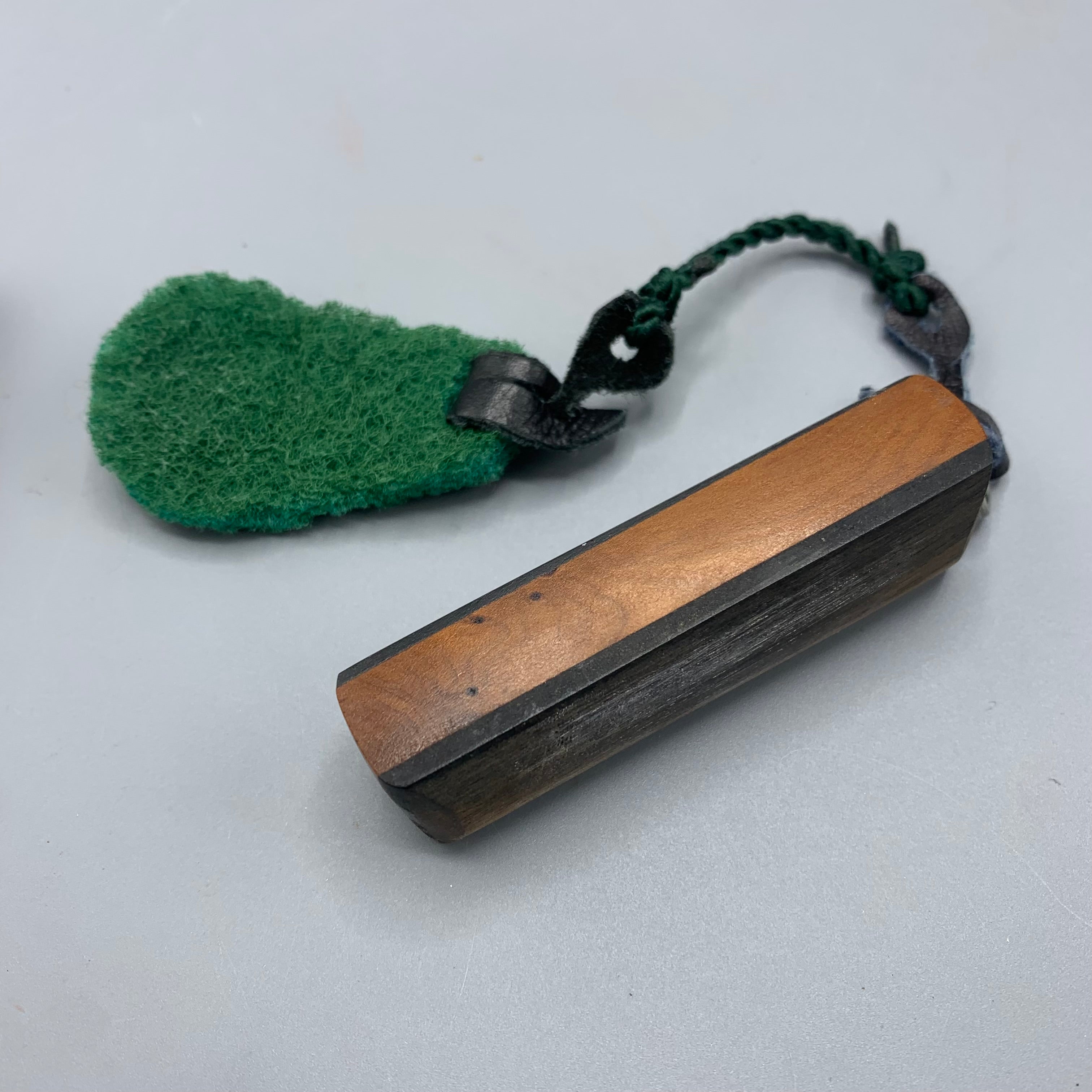 Eugene Upward - 2000 Alaska Yew Wood Scratch Box & Slate Striker - Call No. 1050